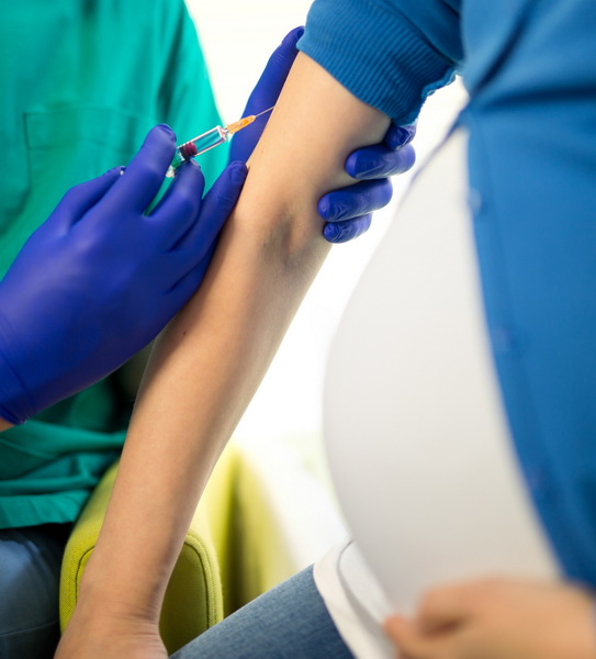 Il vaccino antinfluenzale in gravidanza protegge il neonato da future allergie 